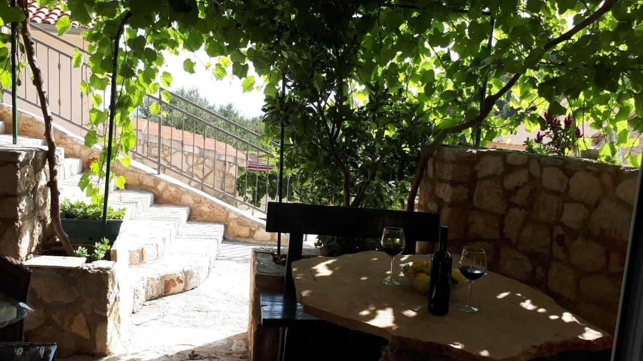Apartments With A Parking Space Ivan Dolac, Hvar - 8753 外观 照片